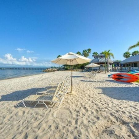 Charming One Bedroom Resort-Style Studio With Pool And Beach Access Раскин Экстерьер фото