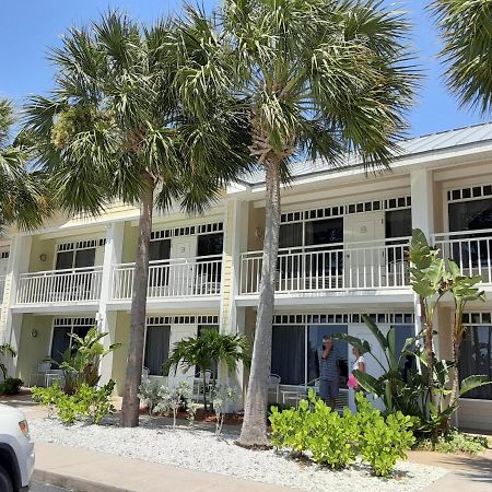 Charming One Bedroom Resort-Style Studio With Pool And Beach Access Раскин Экстерьер фото