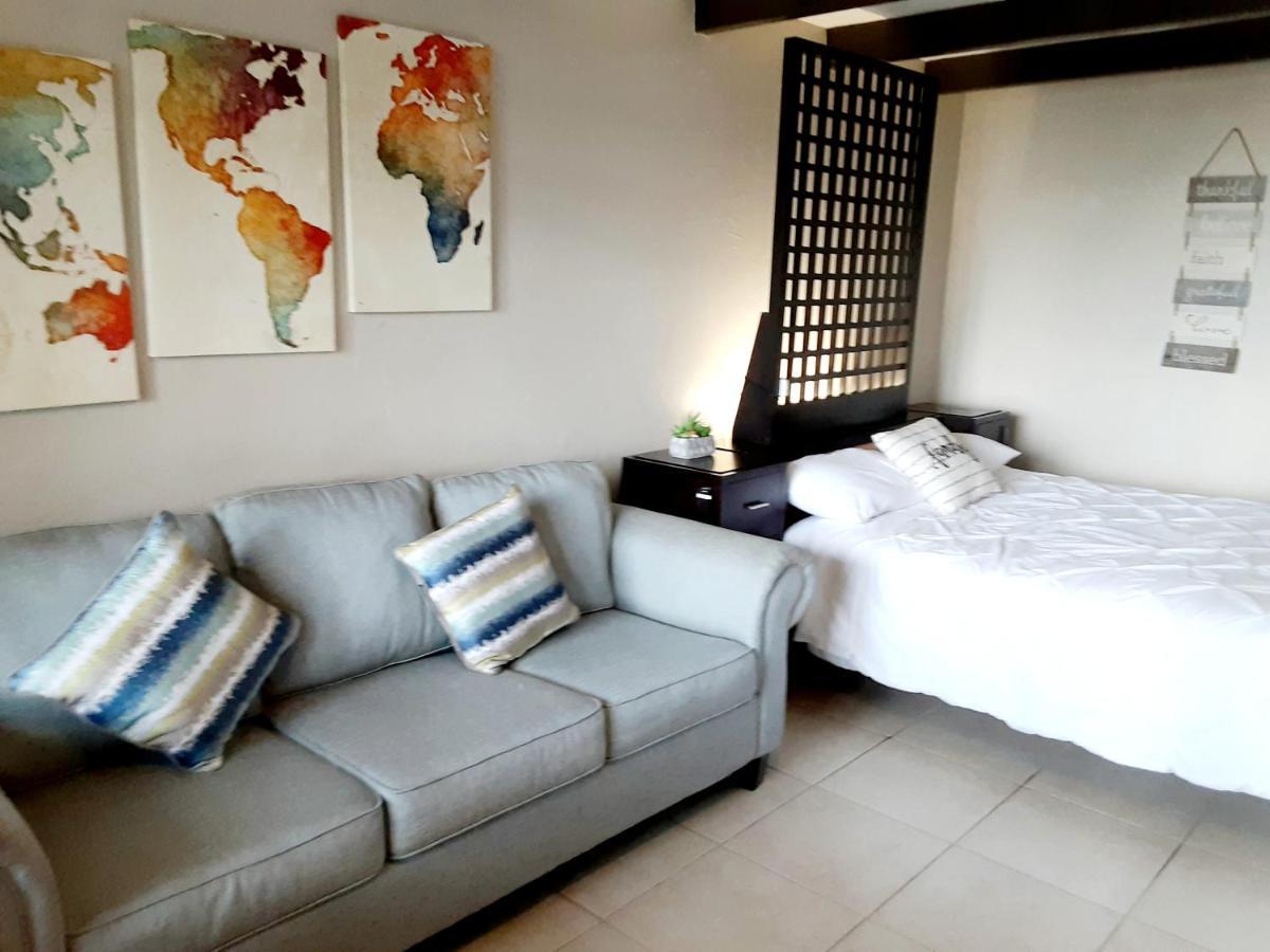 Charming One Bedroom Resort-Style Studio With Pool And Beach Access Раскин Экстерьер фото